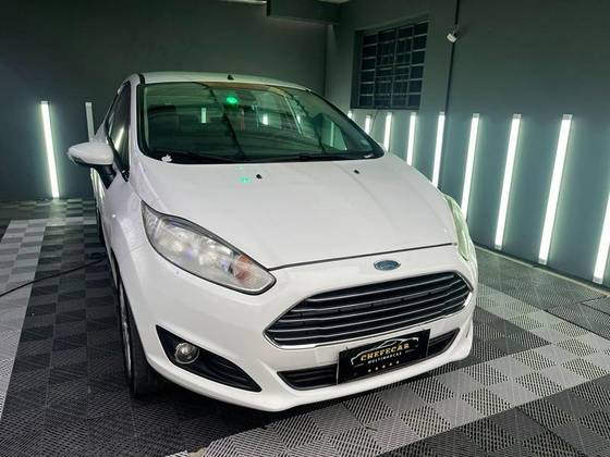 FORD FIESTA 1.0 ECOBOOST TITANIUM PLUS HATCH 12V GASOLINA 4P POWERSHIFT FORD FIESTA 1.0 ECOBOOST TITANIUM PLUS HATCH 12V GASOLINA 4P POWERSHIFT